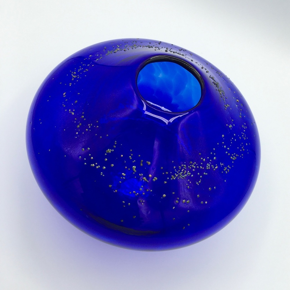 Bill Wise Signed Cobalt Blue & Textured Gold Frit Glass Squat Vase